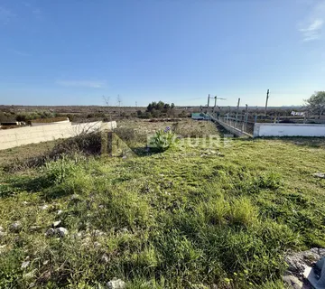ZADAR- POLJICA BRIG - građevinsko zemljište sa projektom za kuću s bazenom!! - Poljica, Vrsi
