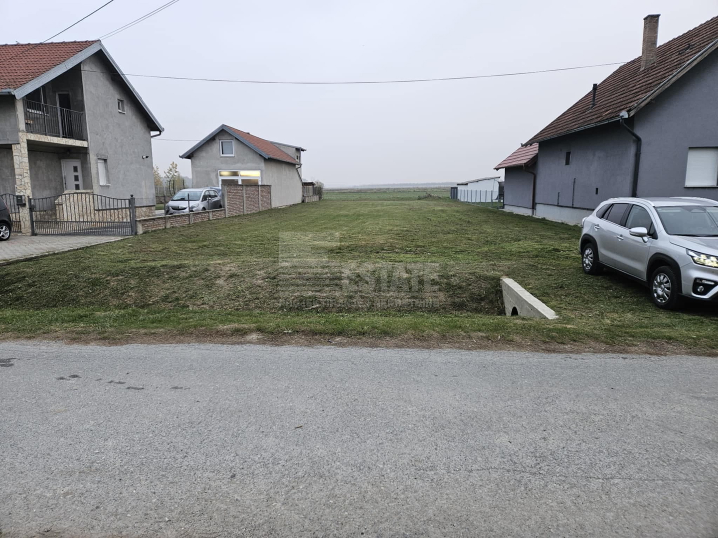 Građevinsko zemljište, 800 m2, 16m fronta, Bilje (urbanizirana zona) - cover