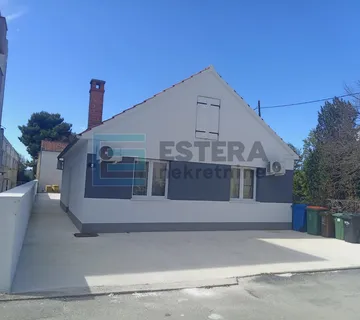 Kuća (81 m2) PRODAJA Biograd na Moru, 4 s, bazen, vrt, 400 m od mora SNIŽENO