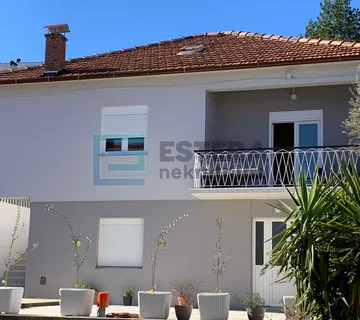 Kuća 220 m2 PRODAJA Kali, Ugljen, samostojeća, okućnica, polged na more