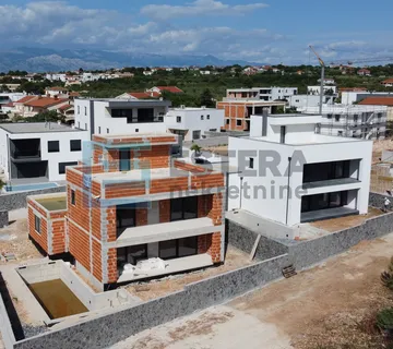 Kuća s bazenom "B" PRODAJA Vrsi 279,64 m2