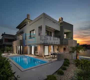 VIla s bazenom PRODAJA Bibinje, Zadar