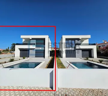 PRODAJA kuća sa bazenom Vir, 450 m od mora, 2 apartmana, garaža