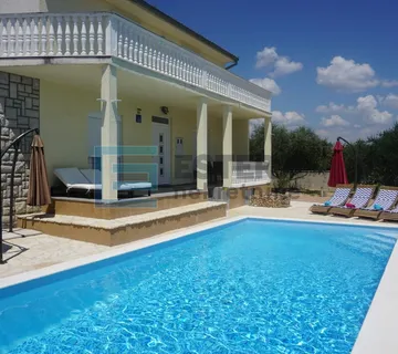 PRODAJA kuća sa bazenom Polača, 150 m2