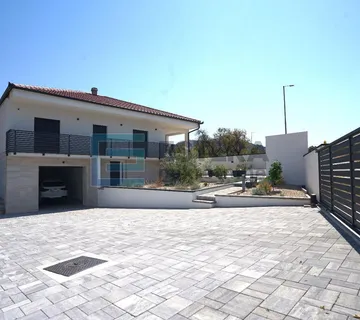 Villa s bazenom, Biograd n/M okolica, PRODAJA - Polača