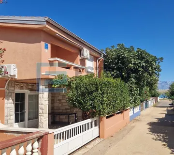 Kuća PRODAJA Vir, 4 apartmana, 148 m2, 60 m od mora