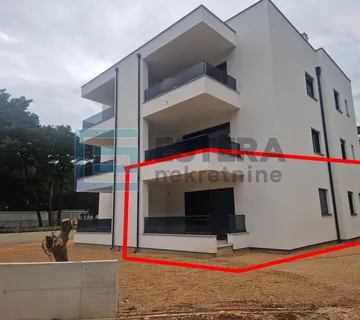 Apartman S2 75 m2 PRODAJA Pakoštane, 3s, prizemlje, vrt, loggia, parking, 300 m od mora