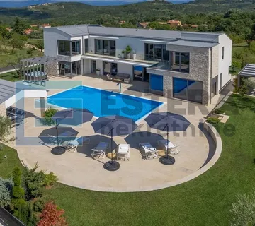 Vila unutrašnjost ISTRE 450 m2 - Karojba