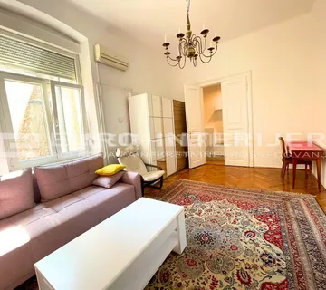 Zagreb Centar Palmotićeva ul. četverosoban stan 100 m² balkon
