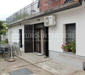 Stan za najam - Trokut novouređen površine 45 m2 - Zagreb