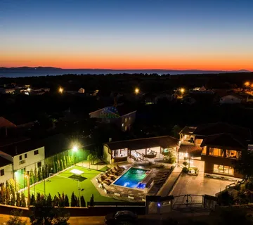 Vir, čarobna vila od 200 m2 s bazenom i pogledom na more, prodaja - cover
