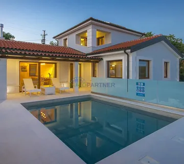 Istra, Novigrad, vila sa bazenom na odličnoj lokaciji - cover