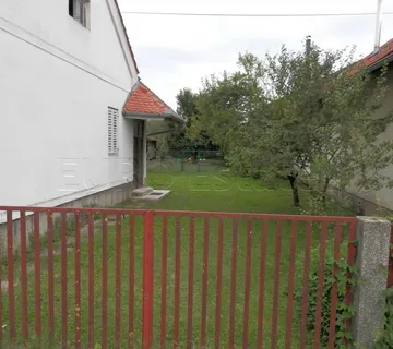 Nedelišće-centar: građevinsko zemljište od 1085 m2, sa starom kućom - cover