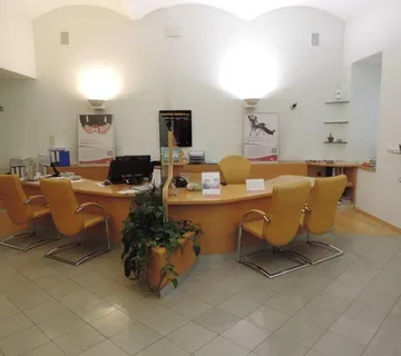 Varaždin-gradska jezgra: 2-etažni, ulični poslovni prostor, 190 m2 - cover