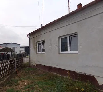 Trnovec Bartolovečki; Kuća prizemnica od 118,00 m2, okućnica 1588 m2 - cover