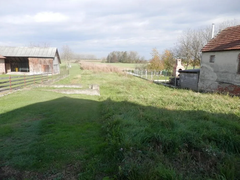 Selnik: građevinsko zemljište površine 3265 m2 - cover