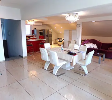 Varaždin: prostran trosobni stan površine 140 m2 - cover