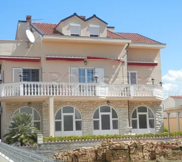 Srima; LUKSUZNA VIŠEKATNICA S 5 APARTMANA, 30 metara od mora ! - Srima, Vodice