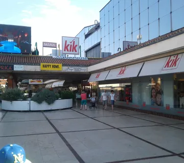 UMAG: renoviran poslovni prostor za uslužne djelatnosti, 60 m2
