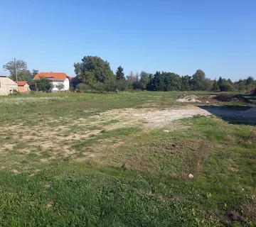 Žabnik: građevinsko zemljište od 2356 m2, mirna lokacija - cover