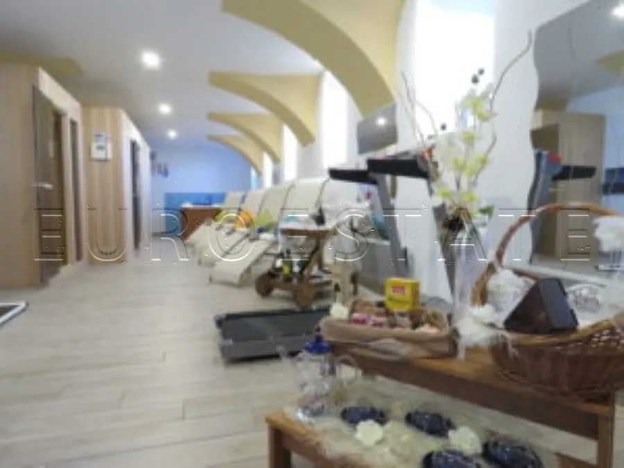 Donje Ladanje: poslovni prostor od 142,1 m2 na prodaju, spreman za poslovanje - cover