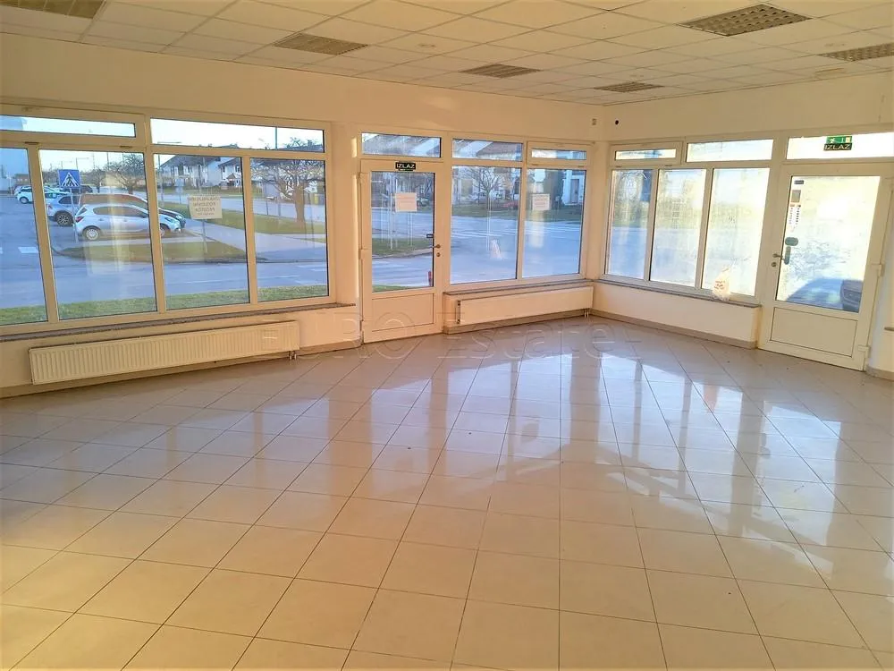 Ludbreg: poslovni prostor, ulični lokal, 245 m2, samo 735 EUR-a / m2 - cover