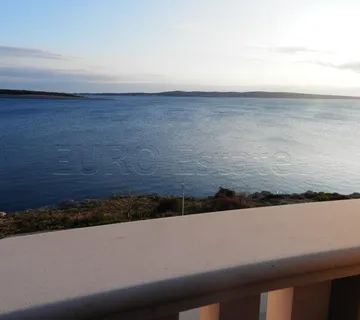 Povljana: LUKSUZNA NOVOGRADNJA, 1. RED DO MORA, 4-sobni ap., 99 m2 - cover