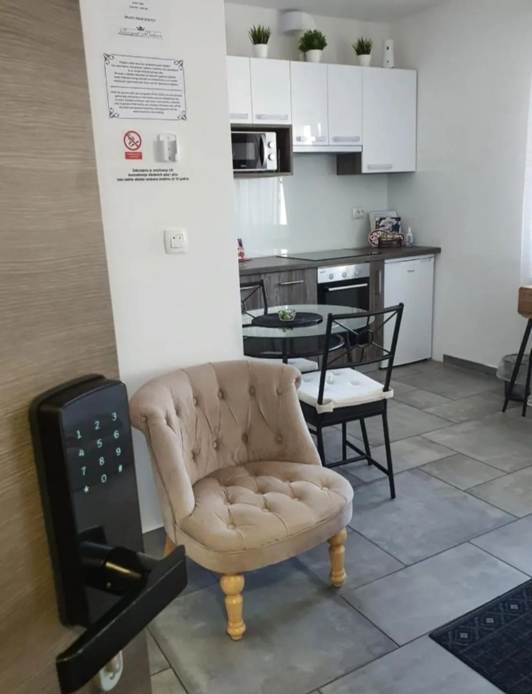 Varaždin - blizina Centra: najam adaptirane i modernizirane garsonijere od 22 m2 - cover