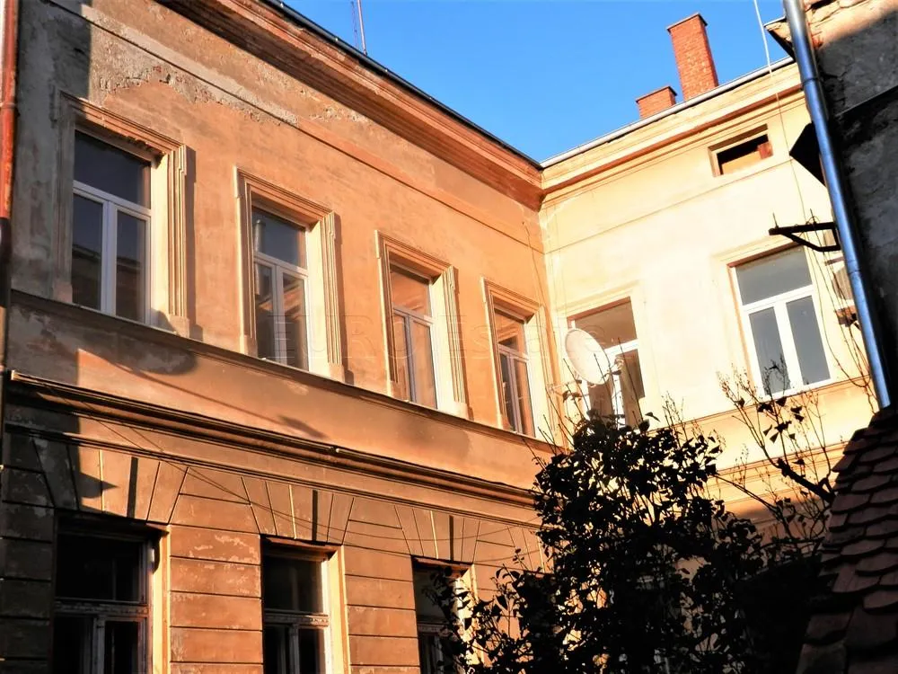 Varaždin-gradska jezgra: 5-sobni stan od 180 m2, 1111 EUR/m2 - cover