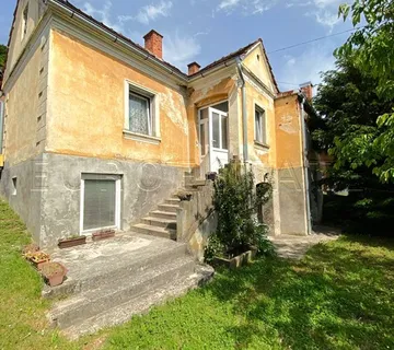 Kamenica; kuća građena u građanskom stilu seoske arhitekture - cover