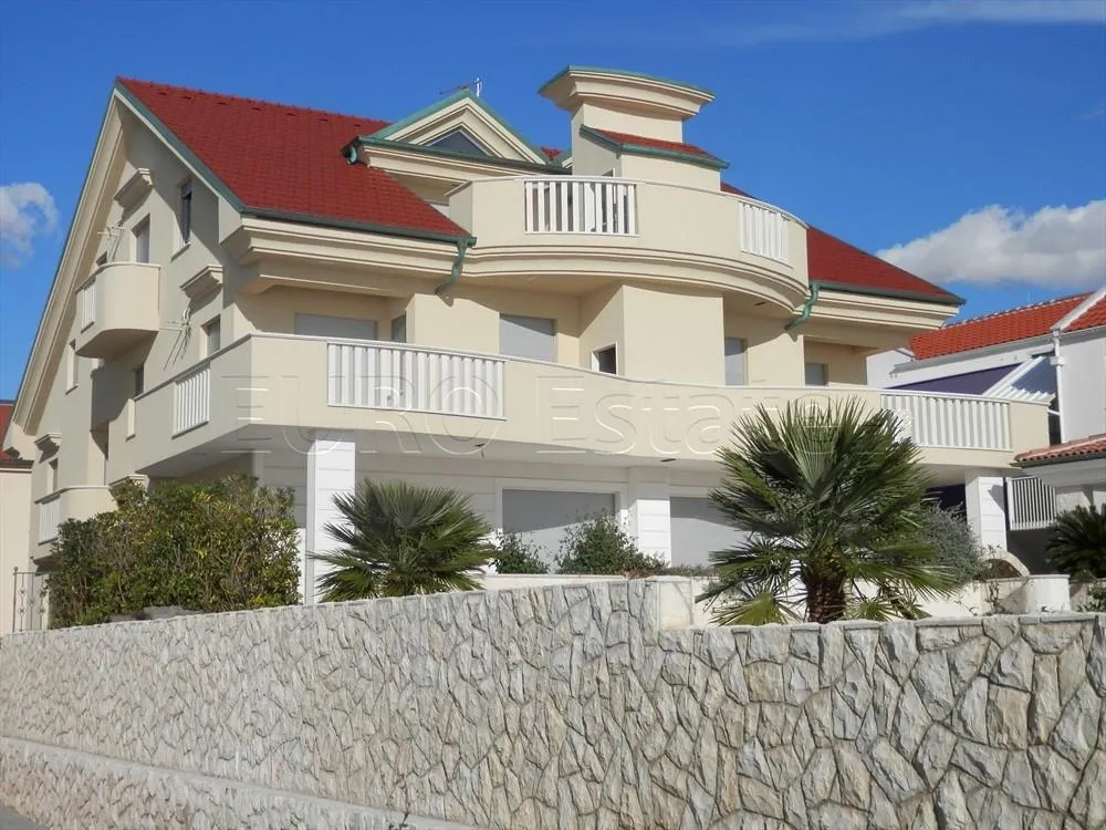 Povljana: LUKSUZNA NOVOGRADNJA, 1. RED DO MORA, 4-sobni ap., 104.60 m2 - cover