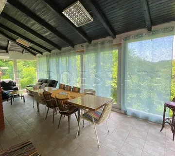 Kelemen: kuća u idiličnom zelenom okruženju za najam - cover