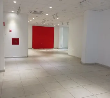 Ludbreg: poslovni prostor površine 271 m2, za razne namjene - cover