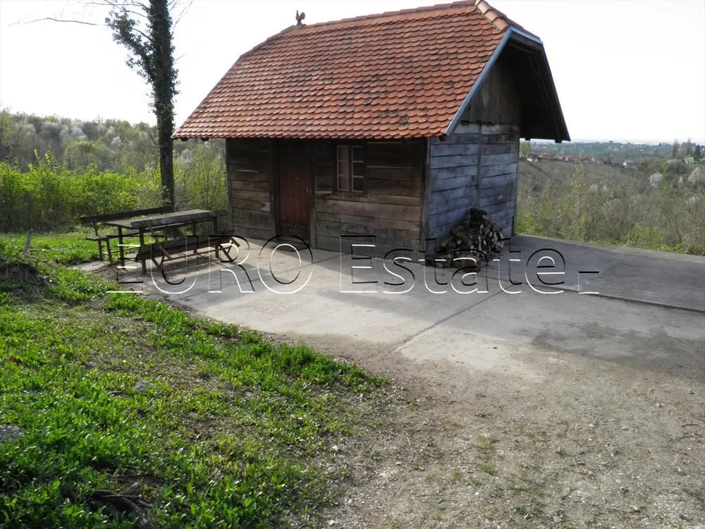 Tuhovec kod Varaždinskih toplica: vikendica i šuma površine 27140 m2 - cover