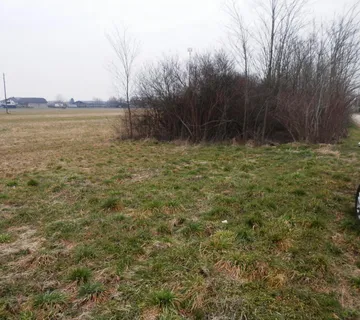 Majerje: građevinsko zemljište, 659 m2, priključci el. energije i vode - cover