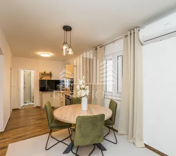 ZADAR, POLUOTOK, Dizajnerski stan u centru jezgre, 60m2