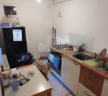 Stan 35m2, veliki podrumski prostor75m2 u Novoj Vesi(Medveščak) - cover