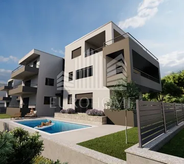 PROJEKT SKRADIN, 4 objekta s 5 apartmana pored Krke