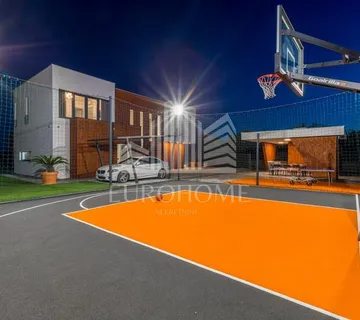 SPLIT- Villa in Kaštel Stari for rent 1.10.2026-1.5.2027 - cover