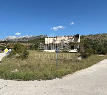 JASENICE- Građevinsko zemljište s objektima,1920 m2 - Zaton Obrovački, Jasenice