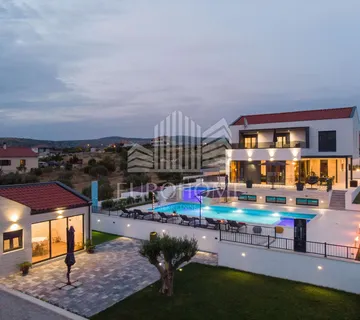 Stunning villa for sale in Zadar region - 240 m2 - Vrana, Pakoštane
