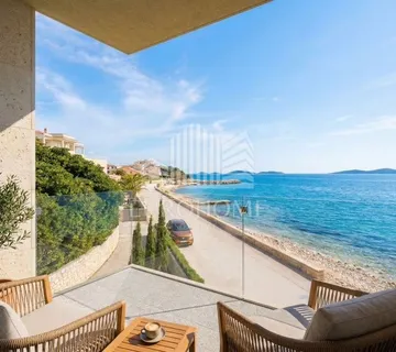 MANDRE, KOLAN, Penthouse, 118m2, Prvi red do mora