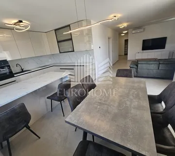 Vitrenjak,Zadar, novogradnja, trosoban penthouse s pogledom,dugoročni najam