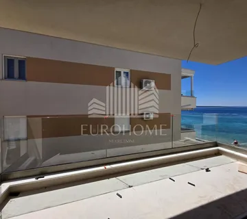 Mandre | 48,84 m² | 2-sobni stan | Prvi red do mora - Mandre, Kolan
