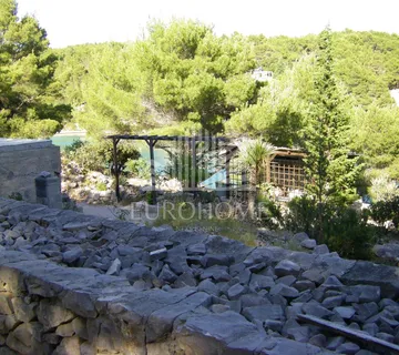 MILNA, Zemljište, Lučice, 561,5 m2, 30 metara od mora