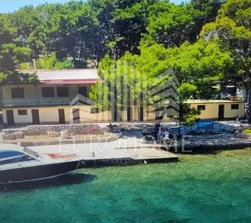 Ekskluzivna prodaja zgrade uz more,PARK PRIRODE TELAŠĆICA - cover