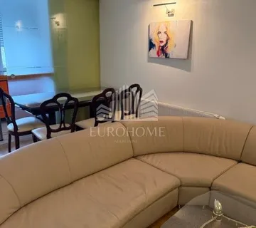 Trosoban stan Sigečica, 72 m², renoviran 2025 - cover