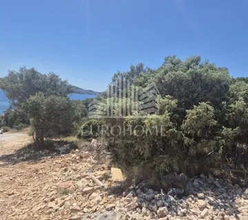 TROGIR, Građevinsko zemljište na Čiovu, 770 m² s pogledom