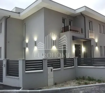 LUKSUZNA KATNICA 323m2, BLATO, BLIZINA ARENE, NAJAM - cover