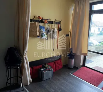 Poslovni prostor na odličnoj lokaciji Borovje 99m2 - Zagreb
